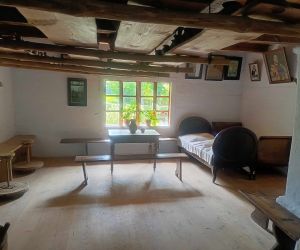 Izba w chacie na wsi w dawnych czasach