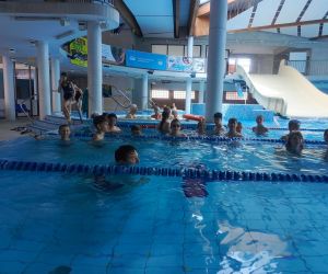 Wnętrze parku wodnego