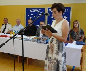 Przewodnicząca Rady Rodziców wygłasza przemowę