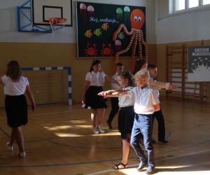 Polonez w wykonaniu uczniów