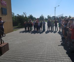 Uczeń opowiada o historii Sprzątania Świata 