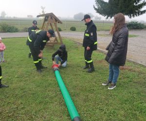 Zapoznanie z prawidłową obsługą węży strażackich